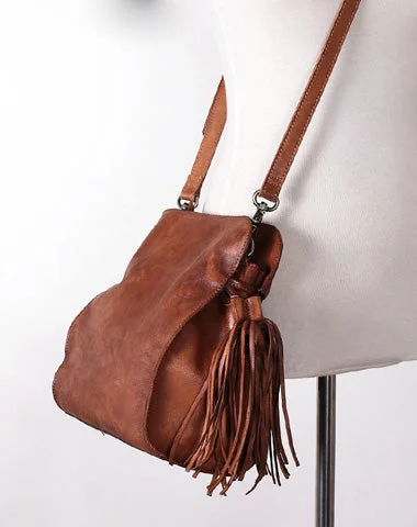 Vintage Womens Leather shoulder bag leather crossbody bag purse with tassels